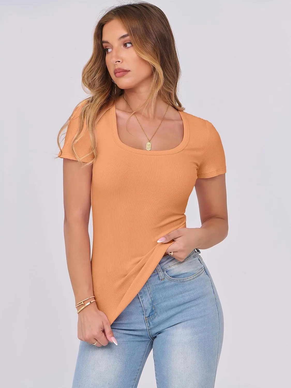 ANRABESS Women Short Sleeve Tops Scoop Neck Ribbed Knit Slim Fitted Basic Tee Shirts 2025 Casual Summer Trendy Clothes