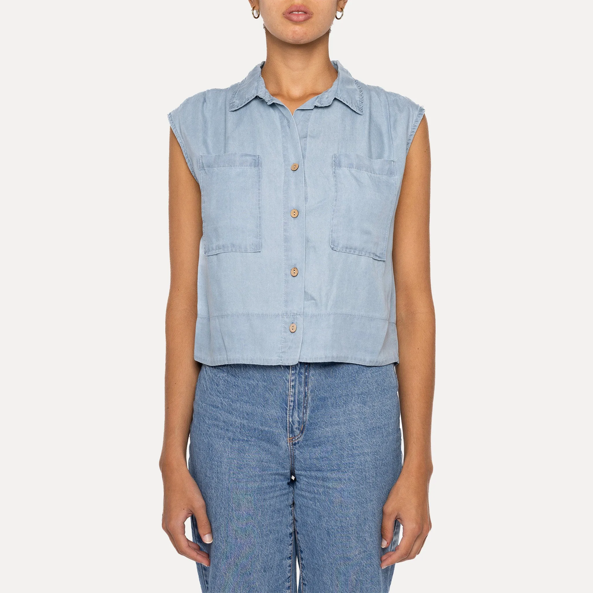 Astrid  Daytrip Pocket Top  Light Wash
