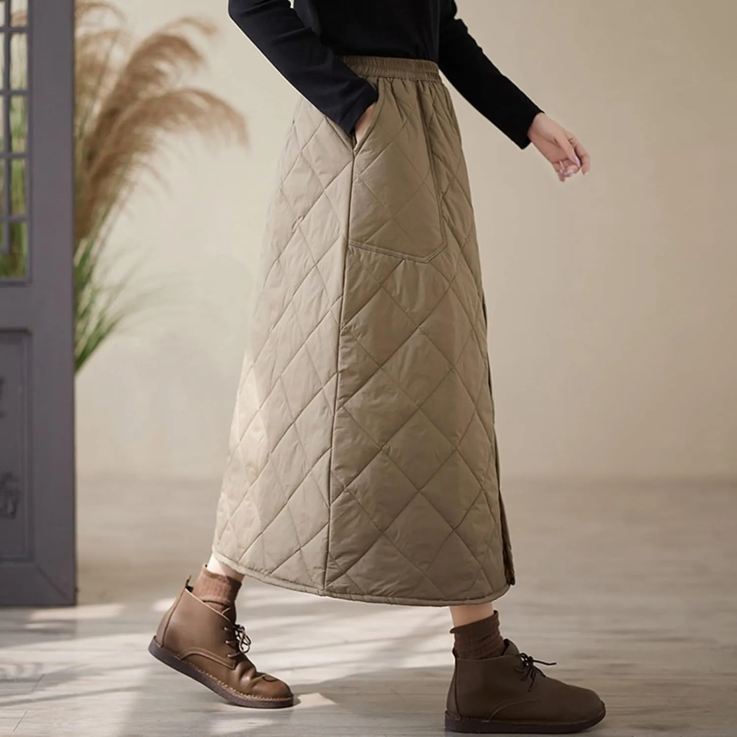 HGps8w Women's Winter Quilted Skirt, Loose Elastic Waist Casual Insulated Thicken Warm Maxi Long Down Skirts with Pockets
