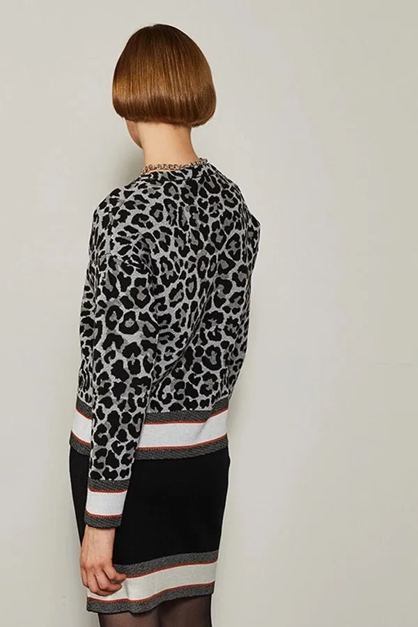 LEOPARD PRINT ROUND NECK SWEATER