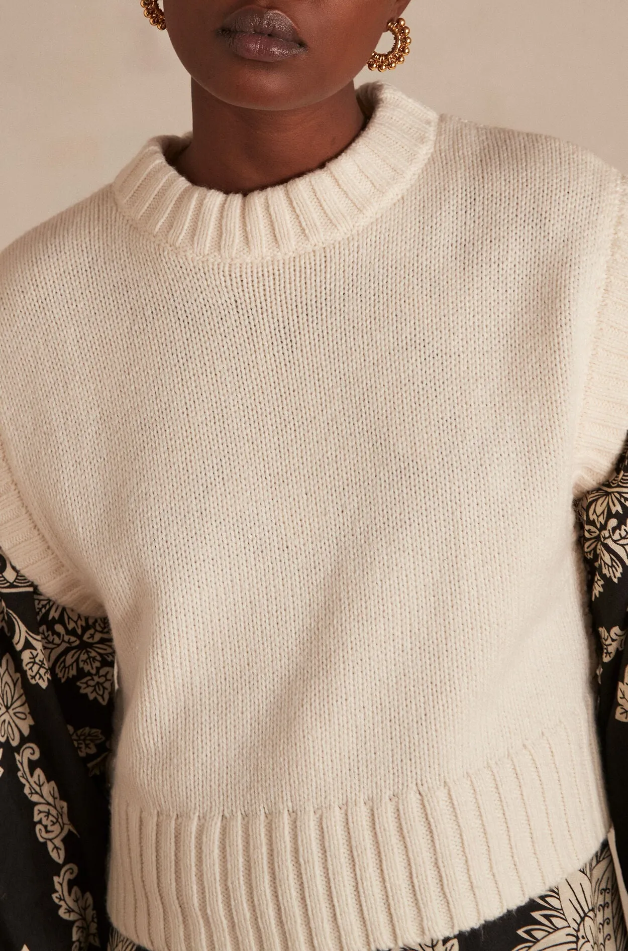 LIAM CREAM SLEEVELESS JUMPER
